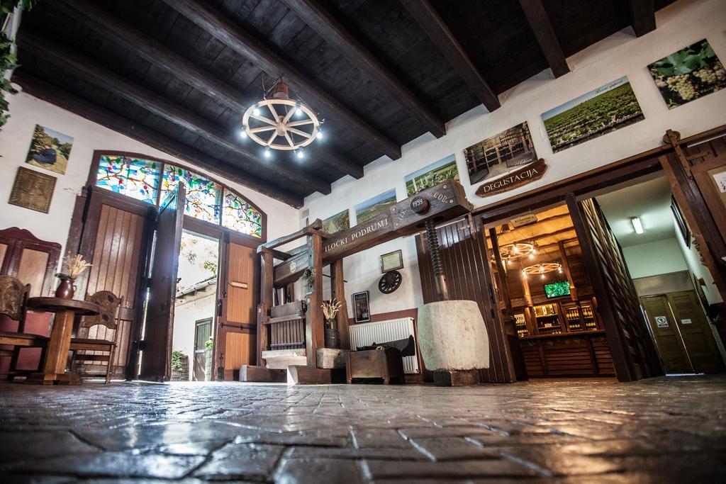 Hotel Stari Podrum イロク エクステリア 写真