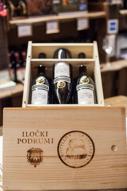 Hotel Stari Podrum イロク エクステリア 写真