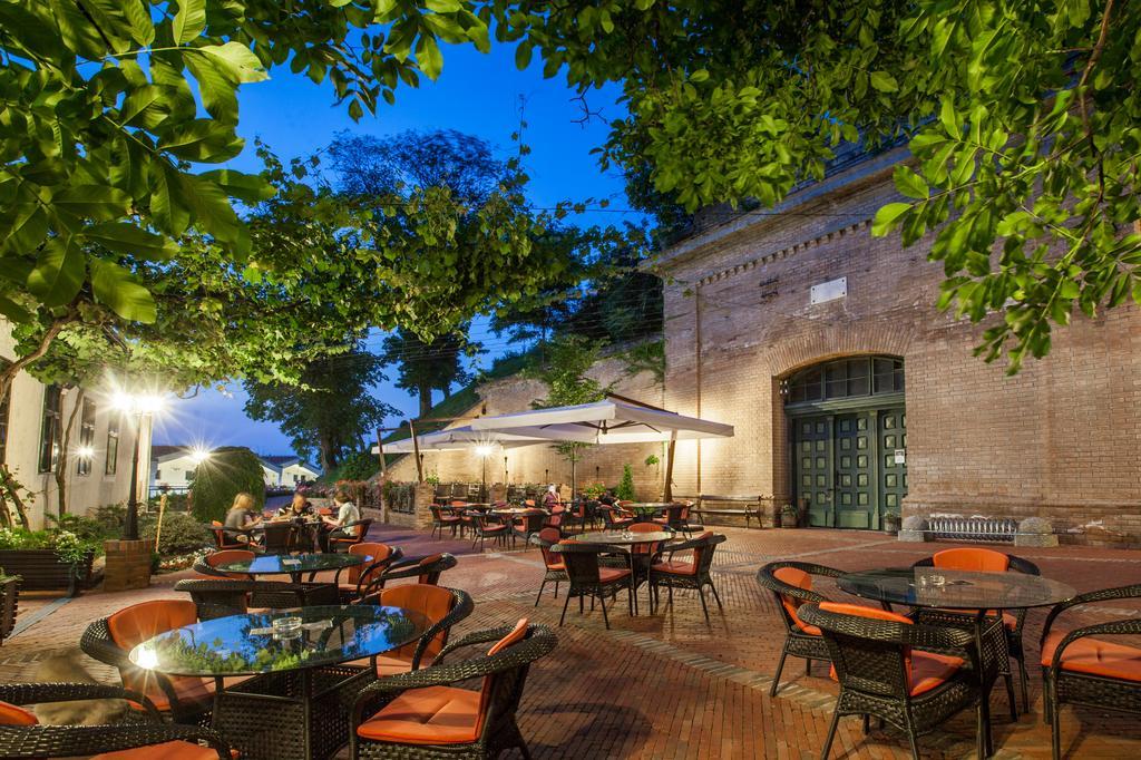 Hotel Stari Podrum イロク エクステリア 写真