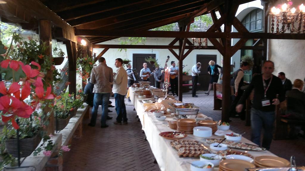 Hotel Stari Podrum イロク エクステリア 写真