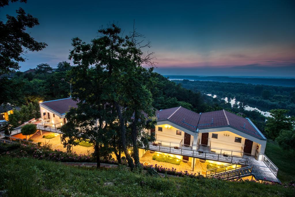 Hotel Stari Podrum イロク エクステリア 写真