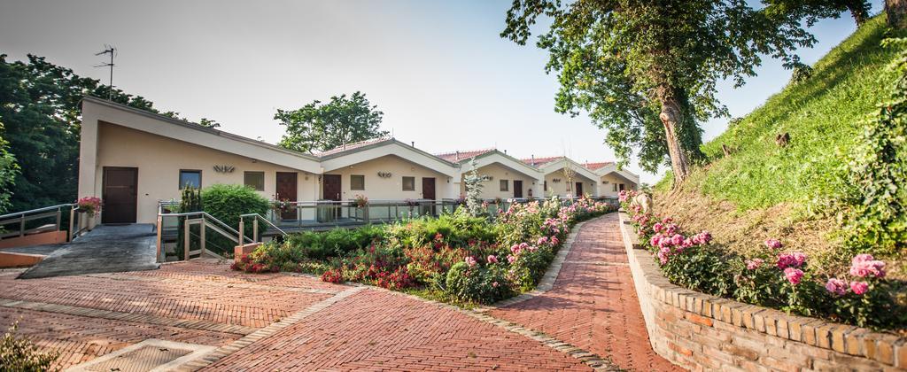 Hotel Stari Podrum イロク エクステリア 写真