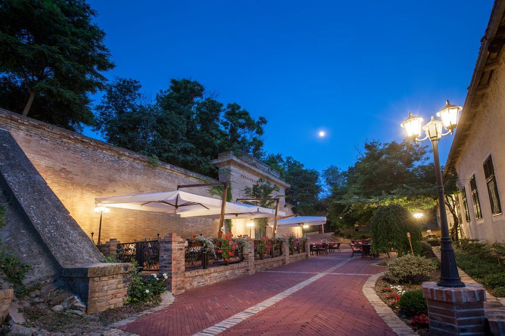Hotel Stari Podrum イロク エクステリア 写真
