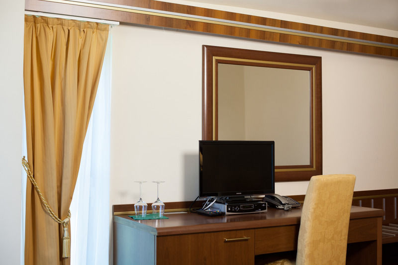 Hotel Stari Podrum イロク エクステリア 写真